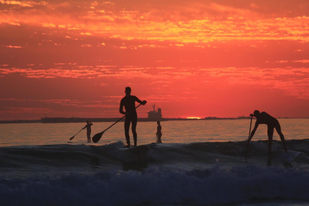 Sunset Beach Living Guesthouse Cape Town Ngoại thất bức ảnh
