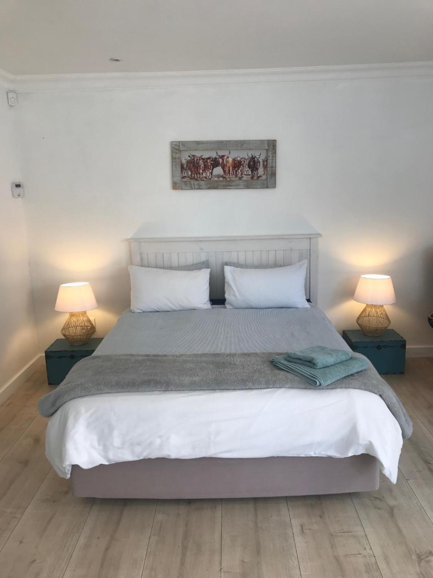 Sunset Beach Living Guesthouse Cape Town Ngoại thất bức ảnh