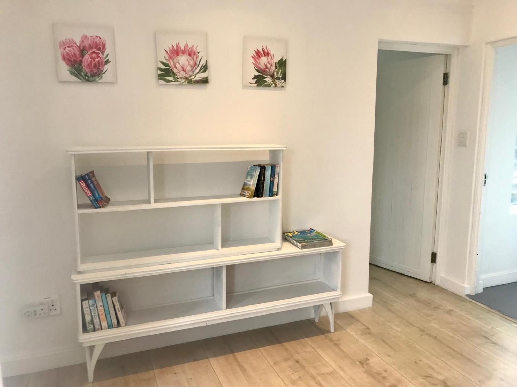Sunset Beach Living Guesthouse Cape Town Ngoại thất bức ảnh