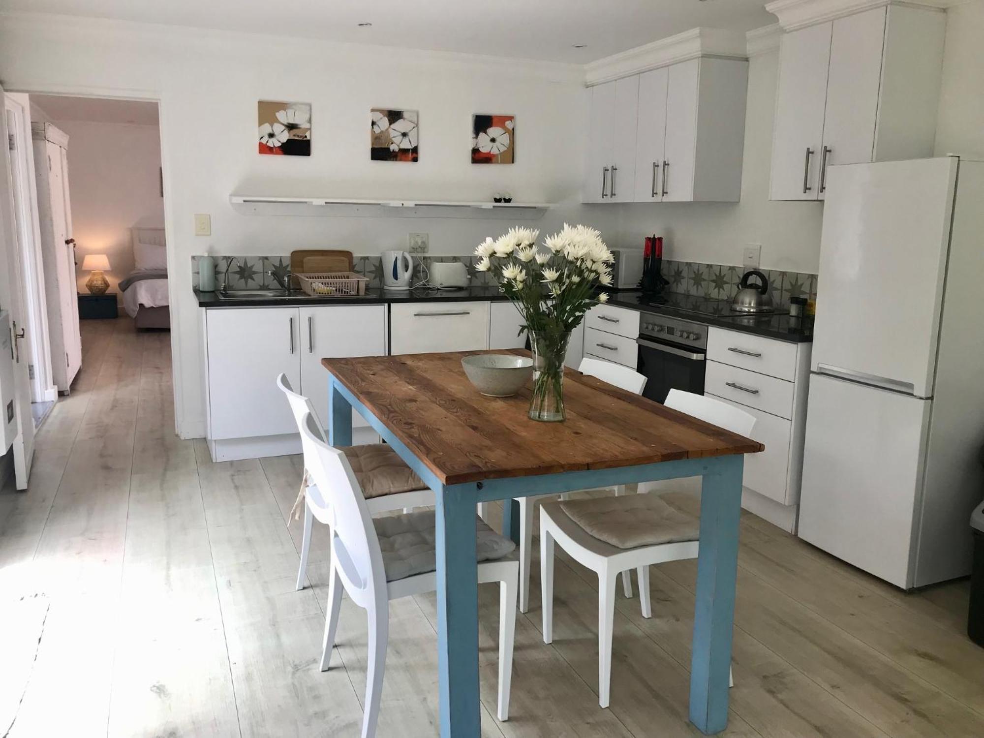 Sunset Beach Living Guesthouse Cape Town Ngoại thất bức ảnh
